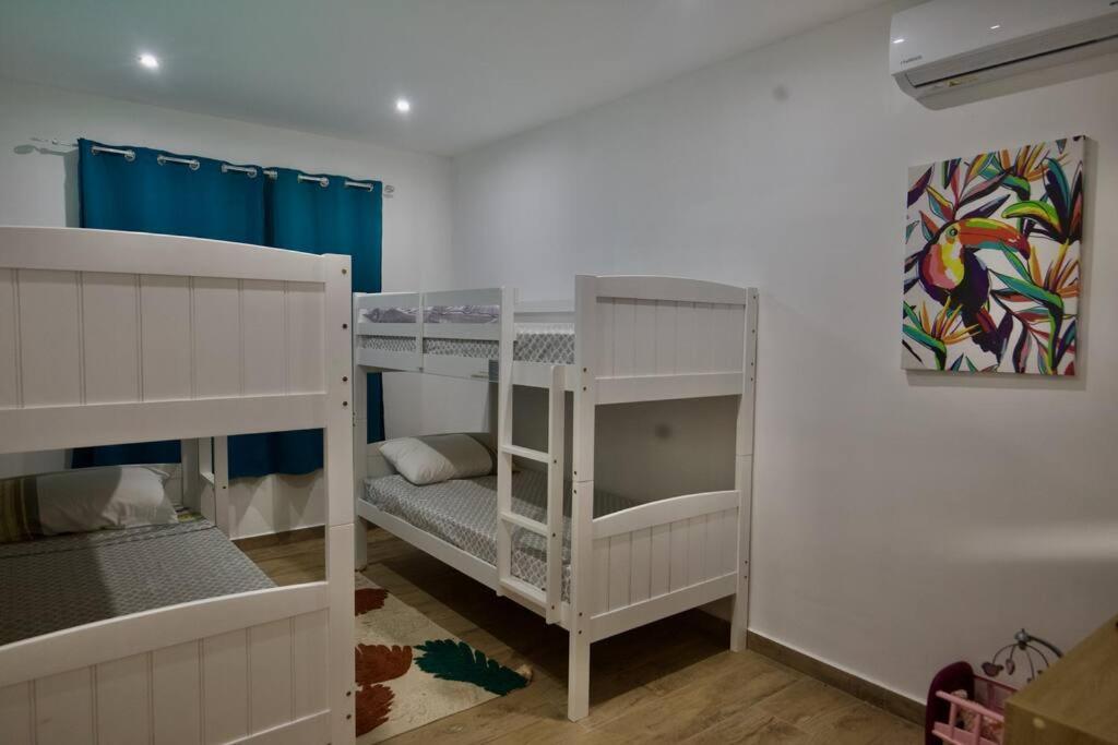 Villa Du Beau Vallon 2 Jacuzzi Privatif Et Piscine Chauffee Partagee Сен-Бенуа Экстерьер фото