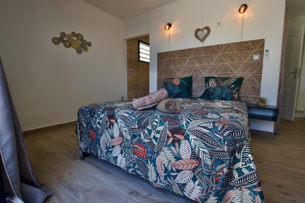 Villa Du Beau Vallon 2 Jacuzzi Privatif Et Piscine Chauffee Partagee Сен-Бенуа Экстерьер фото