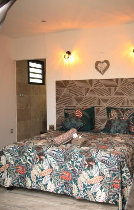 Villa Du Beau Vallon 2 Jacuzzi Privatif Et Piscine Chauffee Partagee Сен-Бенуа Экстерьер фото