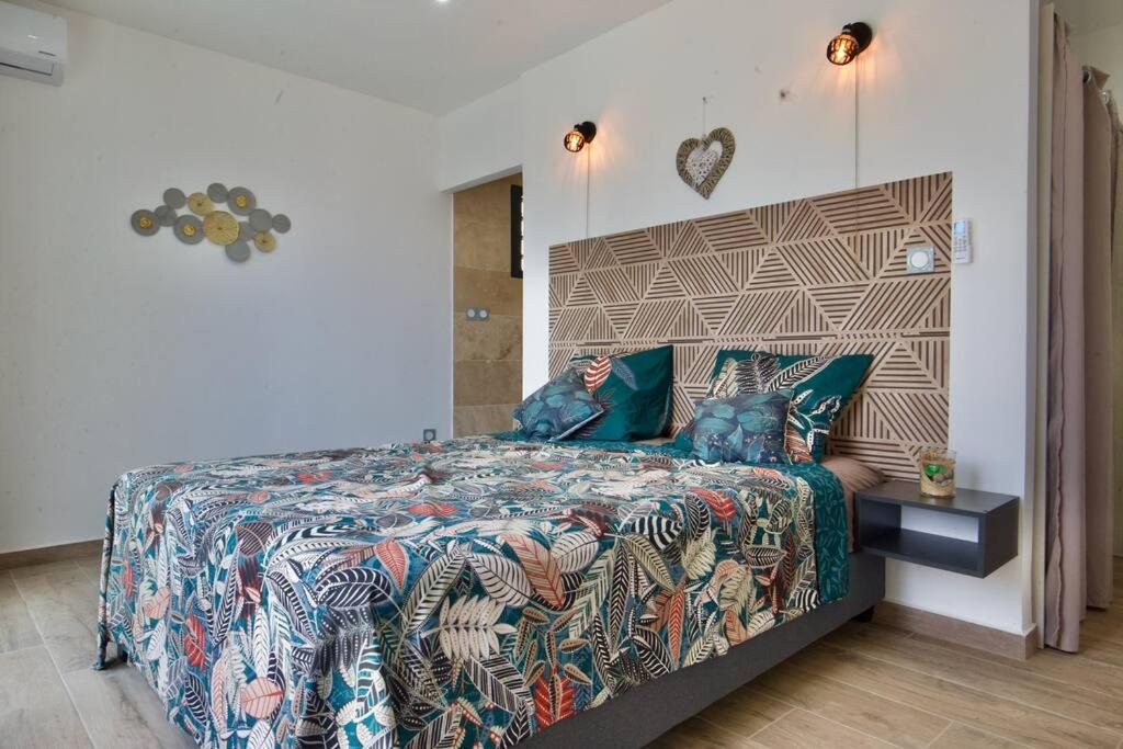 Villa Du Beau Vallon 2 Jacuzzi Privatif Et Piscine Chauffee Partagee Сен-Бенуа Экстерьер фото