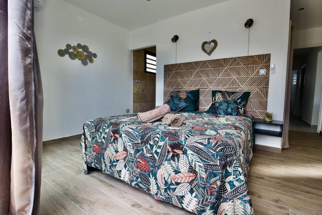 Villa Du Beau Vallon 2 Jacuzzi Privatif Et Piscine Chauffee Partagee Сен-Бенуа Экстерьер фото