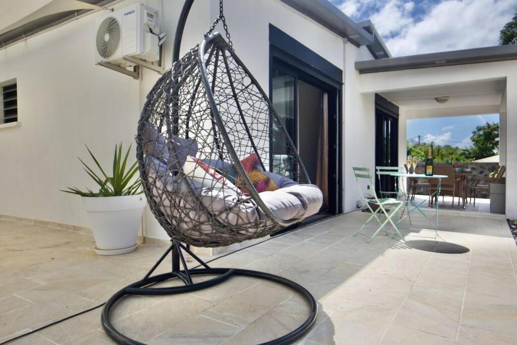Villa Du Beau Vallon 2 Jacuzzi Privatif Et Piscine Chauffee Partagee Сен-Бенуа Экстерьер фото