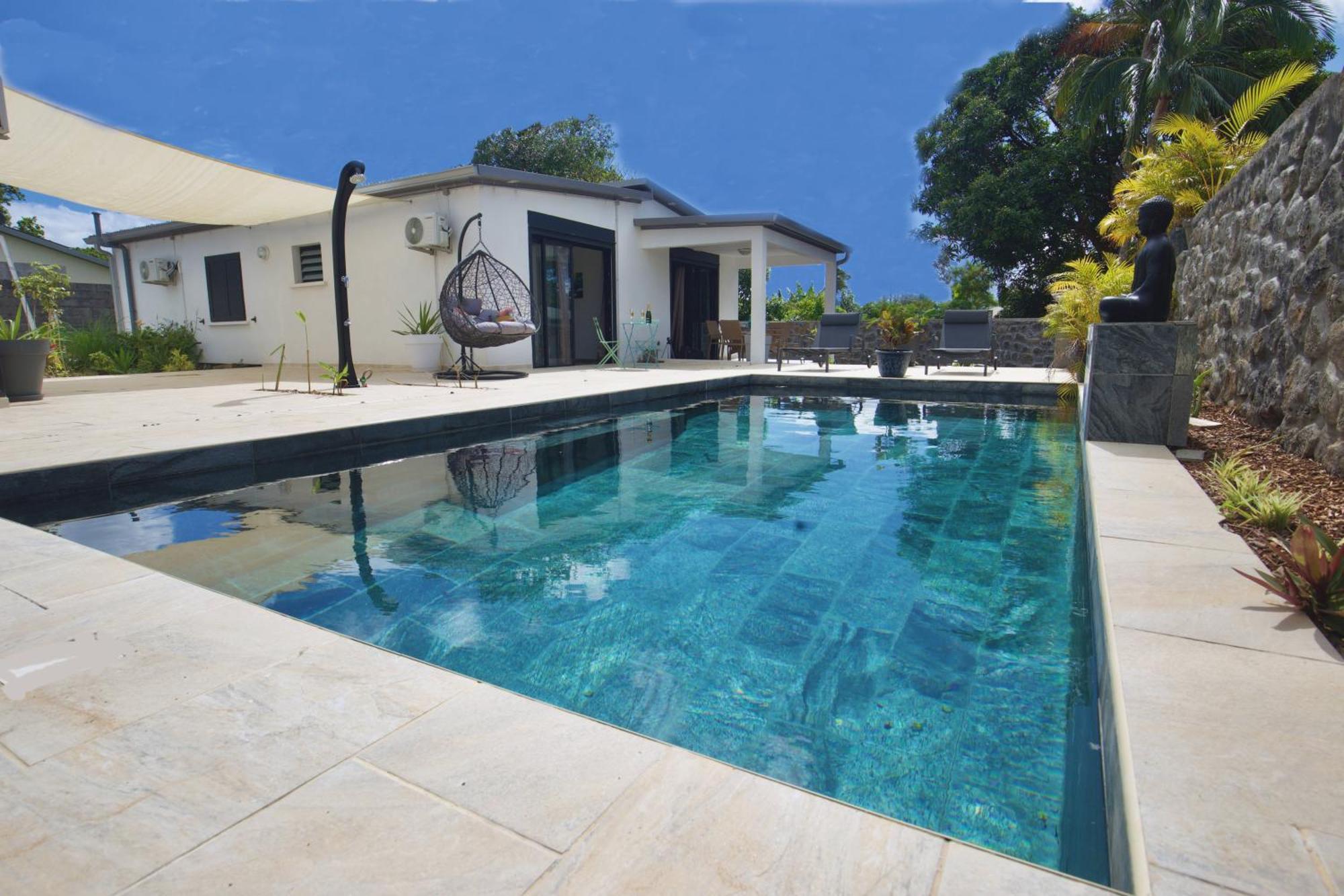 Villa Du Beau Vallon 2 Jacuzzi Privatif Et Piscine Chauffee Partagee Сен-Бенуа Экстерьер фото