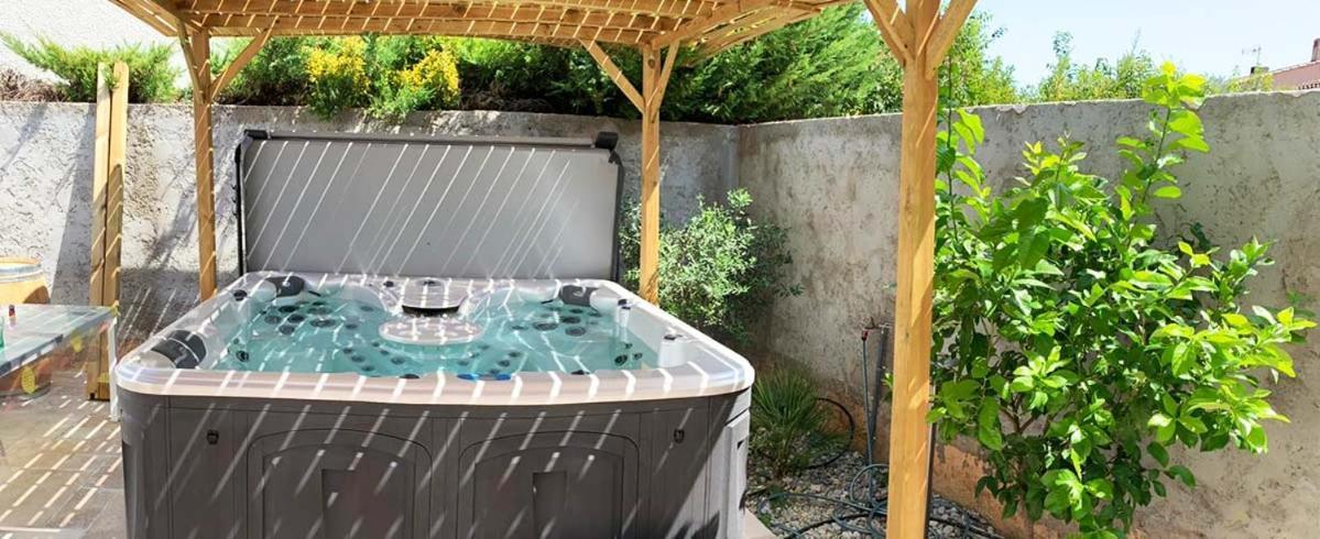 Villa Du Beau Vallon 2 Jacuzzi Privatif Et Piscine Chauffee Partagee Сен-Бенуа Экстерьер фото