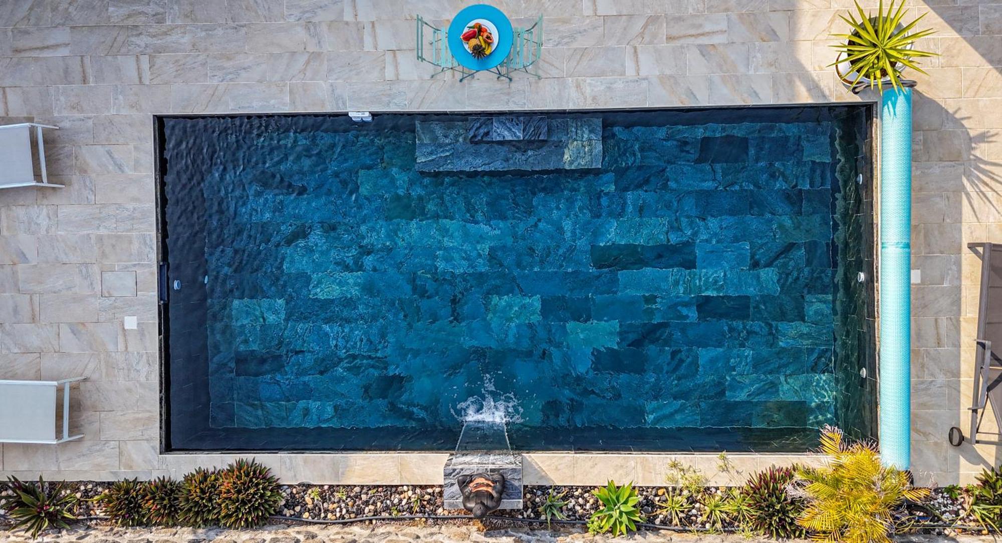 Villa Du Beau Vallon 2 Jacuzzi Privatif Et Piscine Chauffee Partagee Сен-Бенуа Экстерьер фото