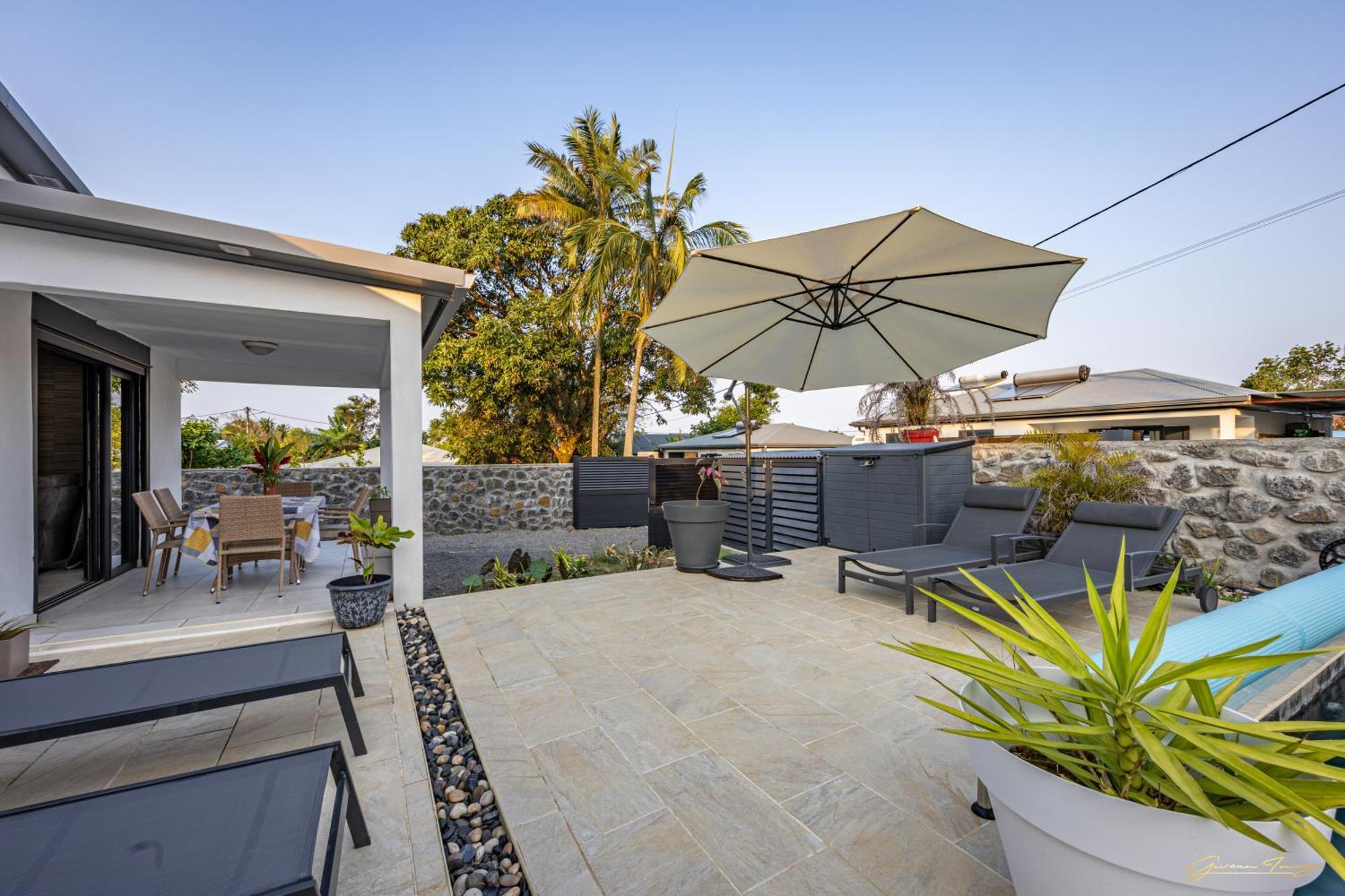 Villa Du Beau Vallon 2 Jacuzzi Privatif Et Piscine Chauffee Partagee Сен-Бенуа Экстерьер фото